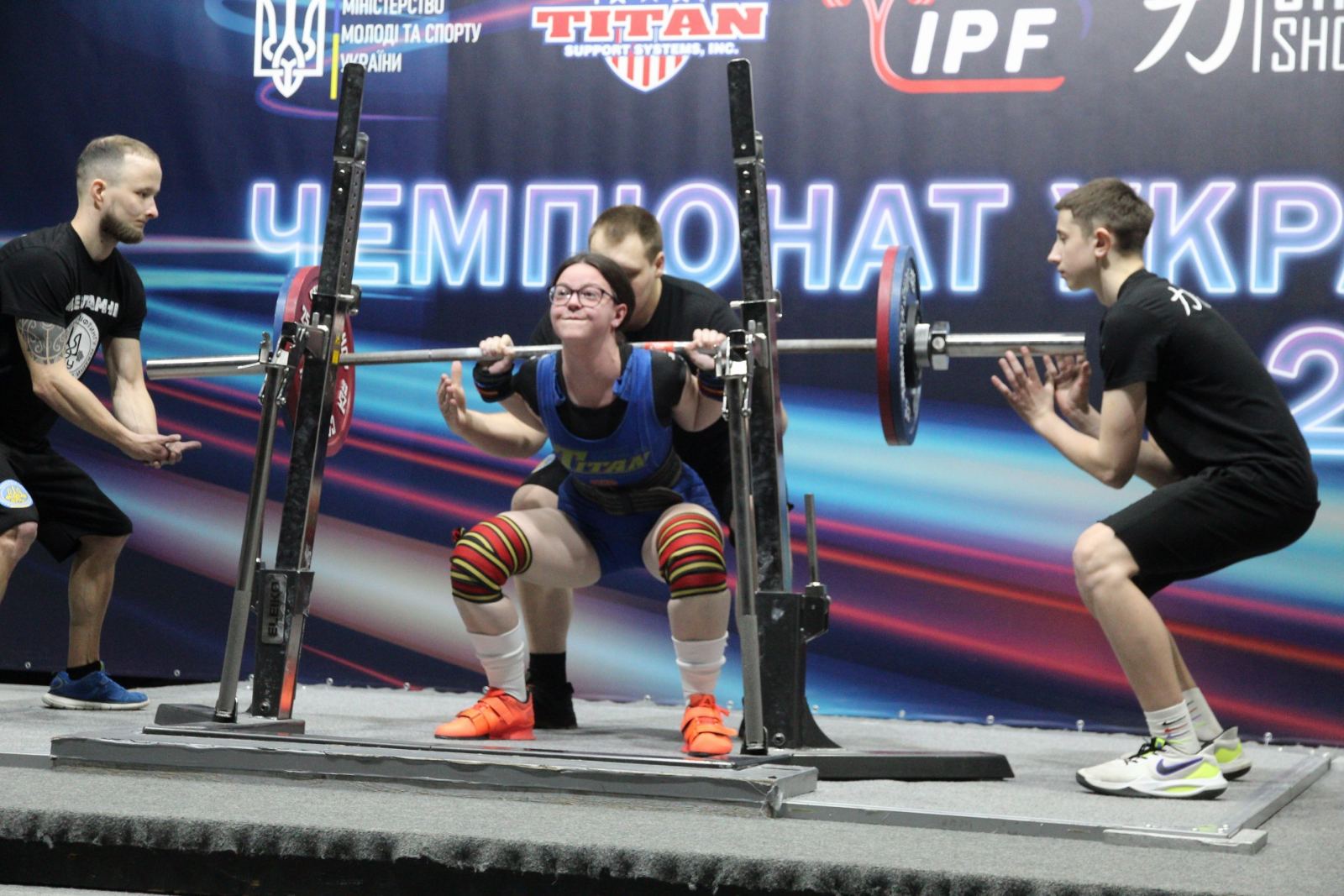 Присід у виконанні Дарини Мостової